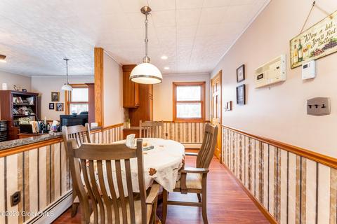 910 Mohegan Rd, Schenectady, NY 12309 photo 7