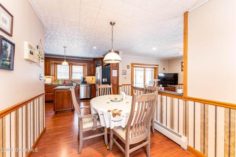 910 Mohegan Rd, Schenectady, NY 12309 photo 6