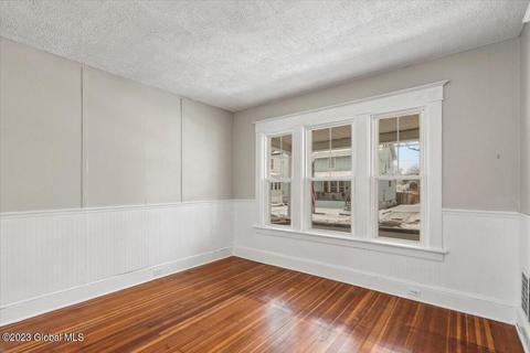 57 Wilson Ave, Schenectady, NY 12304 photo 10