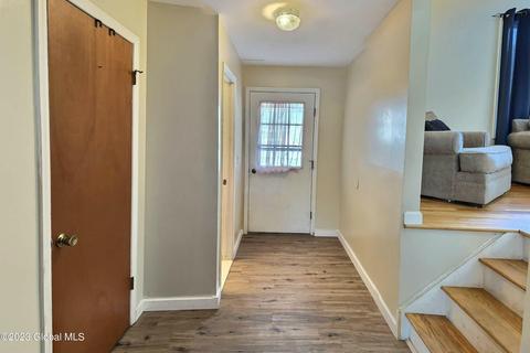 848 Warner Rd, Schenectady, NY 12309 photo 6