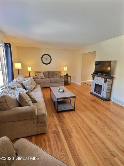 848 Warner Rd, Schenectady, NY 12309 photo 16