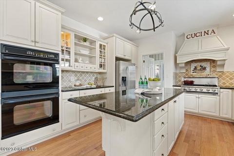 11 Empire Cir, Slingerlands, NY 12159 photo 10