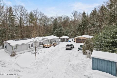 134 Rollies Rd, Warrensburg, NY 12885