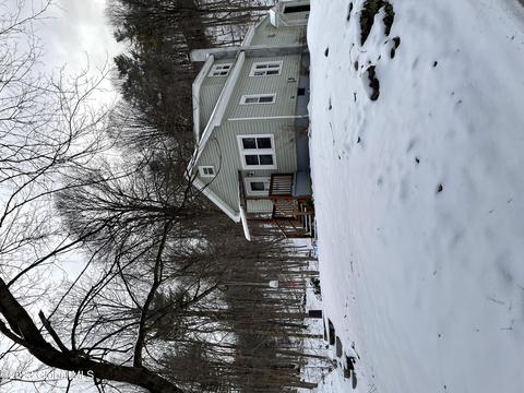 24 Mountain Rd, Ravena, NY 12143