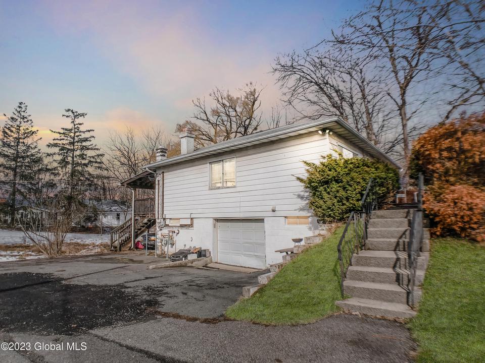 92 Columbia Tpke b, Rensselaer, NY 12144 15 Photos MLS 202313198