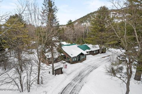 35 Buckskin Valley Dr, Johnsburg, NY 12843