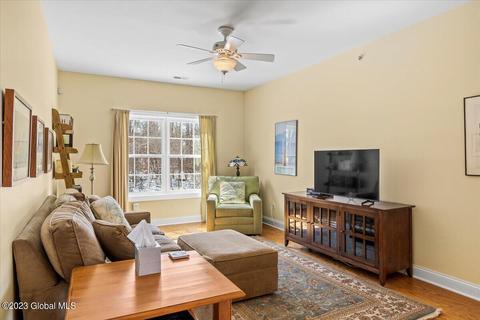 107 Vly Pointe Dr, Niskayuna, NY 12309 photo 9