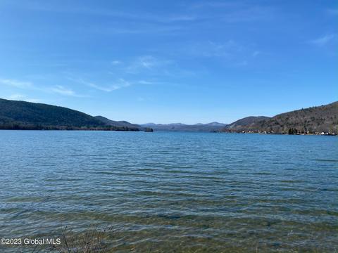 31 Mossy Point Rd, Ticonderoga, NY 12883