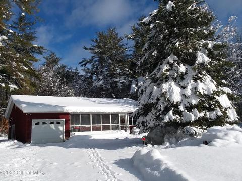 528 Olmstedville Rd, Pottersville, NY 12860
