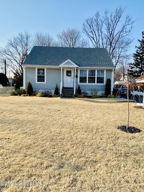 11 Isbestor St, Albany, NY 12205