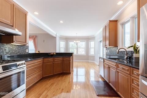 25 Devonshire Way, Halfmoon, NY 12065 photo 16