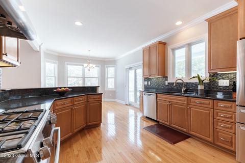 25 Devonshire Way, Halfmoon, NY 12065 photo 18