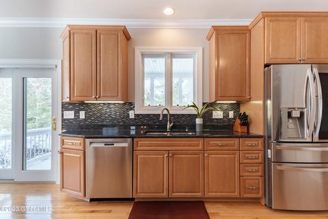 25 Devonshire Way, Halfmoon, NY 12065 photo 17