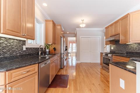 25 Devonshire Way, Halfmoon, NY 12065 photo 15