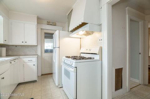1115 Keyes Ave, Schenectady, NY 12309 photo 10