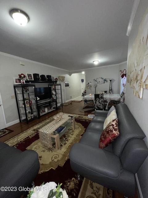 422 Mcclellan St, Schenectady, NY 12304 photo 3