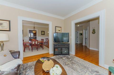 8 Berkshire Dr, Ballston Spa, NY 12020 photo 10