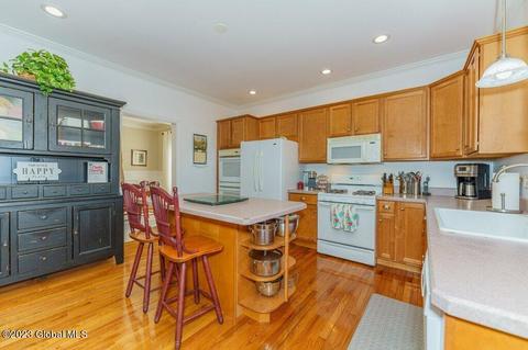 8 Berkshire Dr, Ballston Spa, NY 12020 photo 17