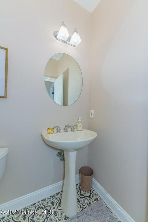 8 Berkshire Dr, Ballston Spa, NY 12020 photo 43