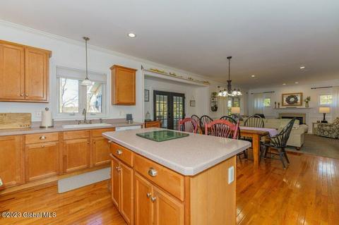 8 Berkshire Dr, Ballston Spa, NY 12020 photo 15