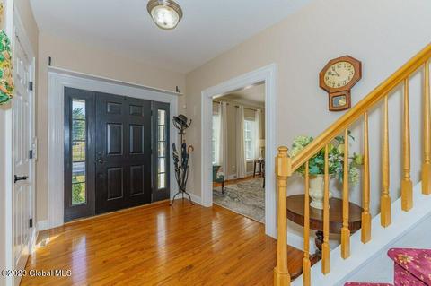 8 Berkshire Dr, Ballston Spa, NY 12020 photo 5