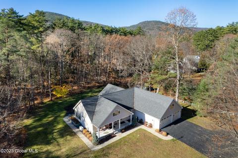 12 Caldwell Brook Ter, Lake George, NY 12845