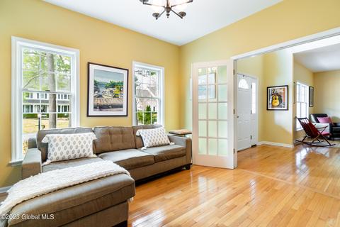 5 Gailes Dr, Slingerlands, NY 12159 photo 4