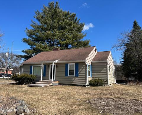 730 Bay Rd, Queensbury, NY 12804