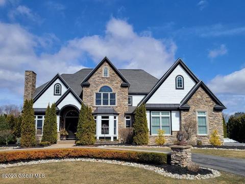 217 Brittany Pl, Niskayuna, NY 12309