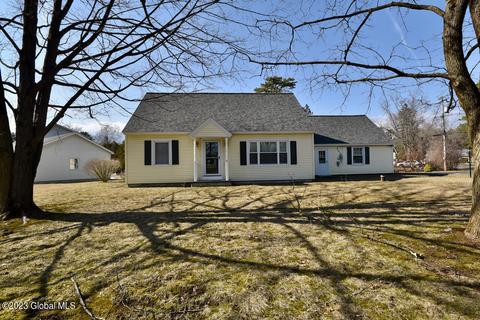 6 Spruce St, South Glens Falls, NY 12803