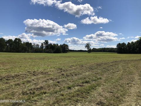 111 Thomas Road # l5, Gansevoort, NY 12831