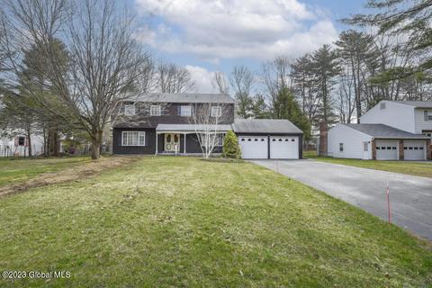 93 Brockley Dr, Delmar, NY 12054