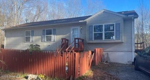 5644 Pavilion Way, Fort Ann, NY 12827