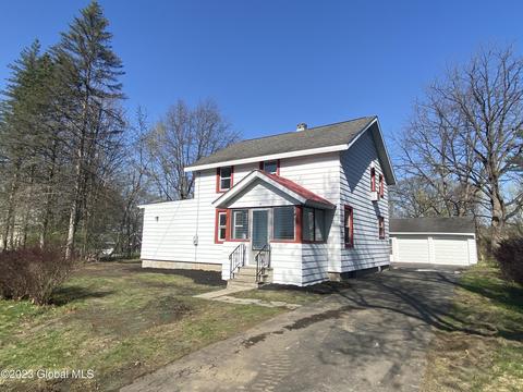 4 Nare St, Johnstown, NY 12095