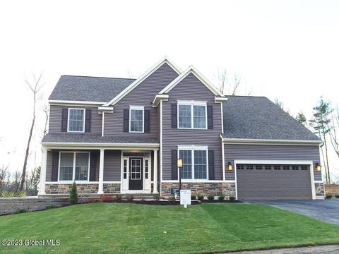 29 Wetherby Ct, Cohoes, NY 12047