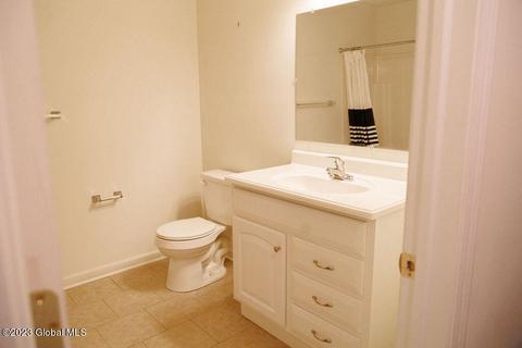 52 Cobblestone Ct, Schenectady, NY 12306 photo 27