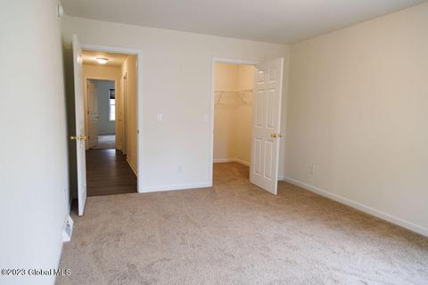 52 Cobblestone Ct, Schenectady, NY 12306 photo 21