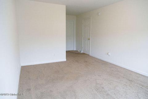 52 Cobblestone Ct, Schenectady, NY 12306 photo 13