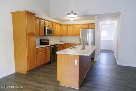 52 Cobblestone Ct, Schenectady, NY 12306 photo 11