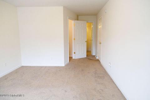52 Cobblestone Ct, Schenectady, NY 12306 photo 14