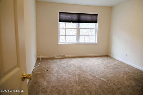 52 Cobblestone Ct, Schenectady, NY 12306 photo 24