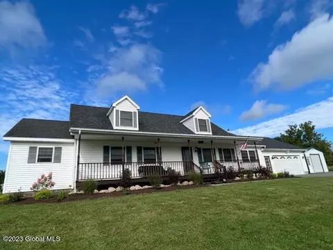 5 Canter Ln, Johnstown, NY 12095