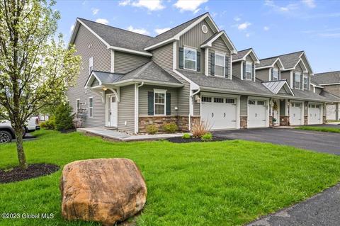 401 Brunswick Mdws Way, Troy, NY 12182