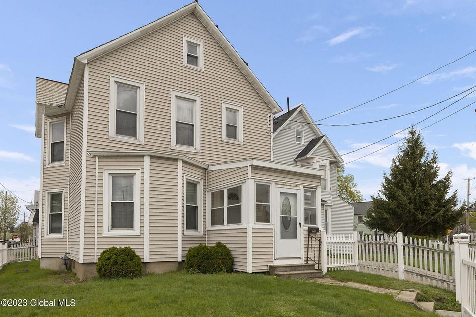  1943 Guilderland Ave, Schenectady, NY 12306 photo 2