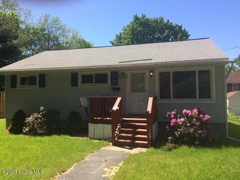 20 Garden Ct, Troy, NY 12180