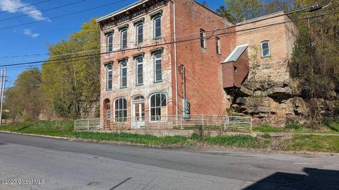 13 N Williams St, Whitehall, NY 12887