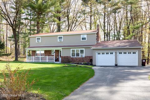 23 Southwood Dr, Ballston Lake, NY 12019