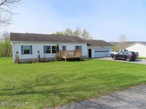 23 Easy St, Hoosick Falls, NY 12090
