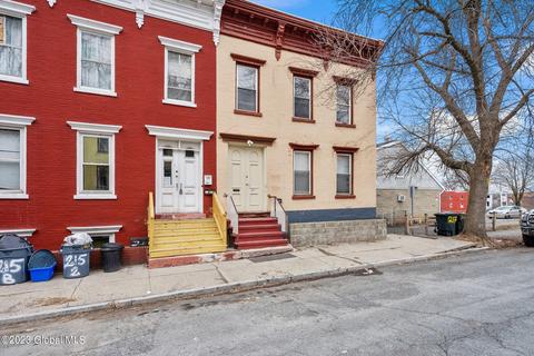 217 9th St, Troy, NY 12180