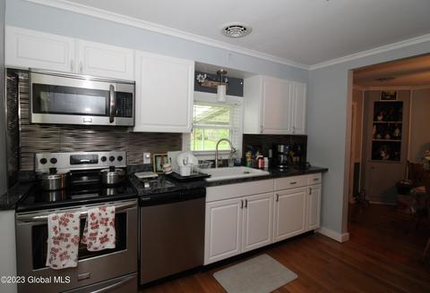 1146 Mcclellan St, Schenectady, NY 12309 photo 15